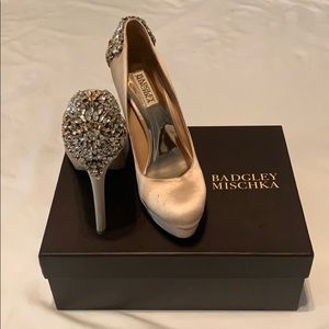 Bartley Mischka pumps